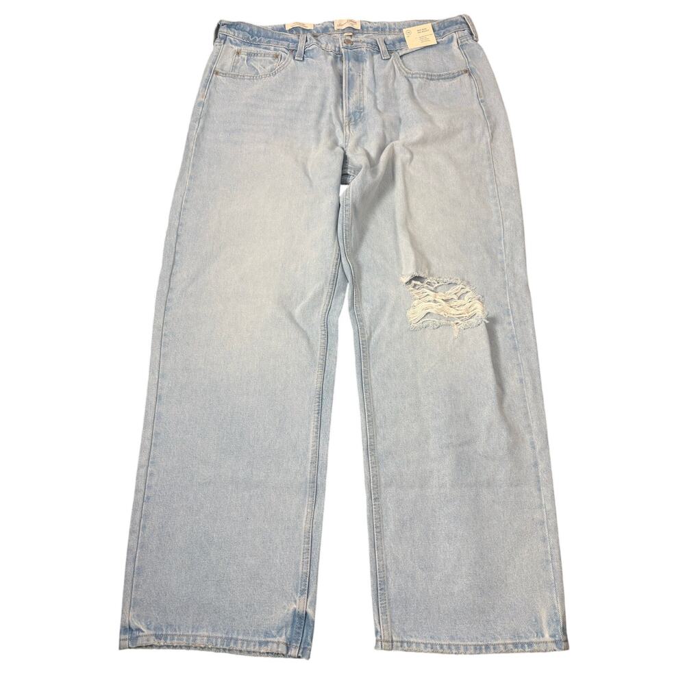 NWT Universal Thread size 16 light blue jeans mid rise, relaxed fit, baggy leg